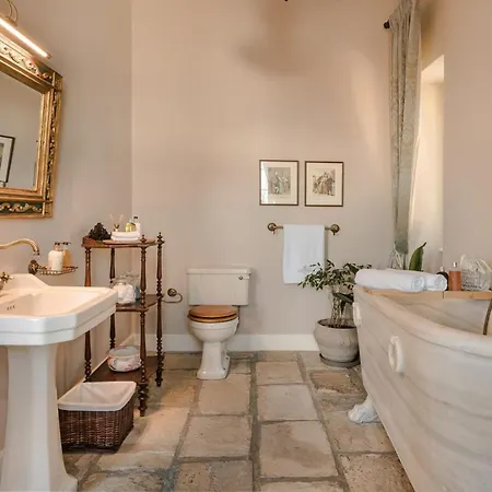 Villa Magnificent Seafront Corfu - 5 En-suite Bedrooms -the Durrells House | Historic Elegance & Modern Luxuries - Direct Access & Private Heated Pool *